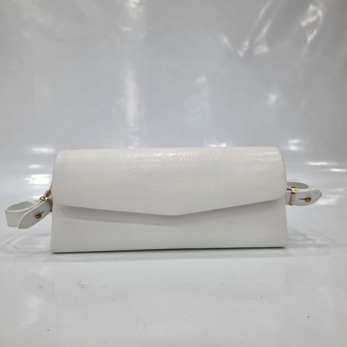 Minimal Kapaklı Kadın Omuz Çantası