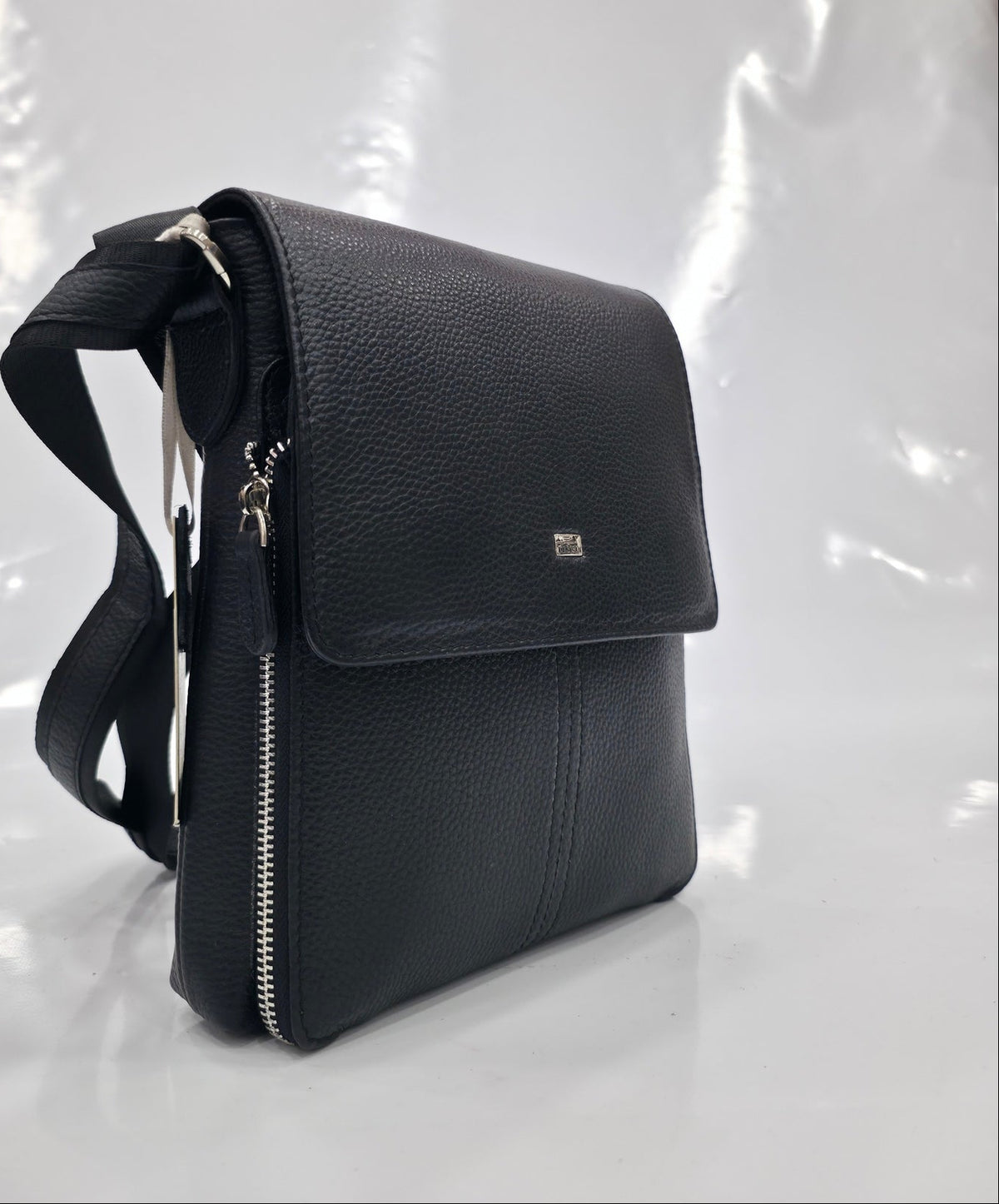 Genuine Leather Men's Shoulder Bag – Classic and Stylish Design