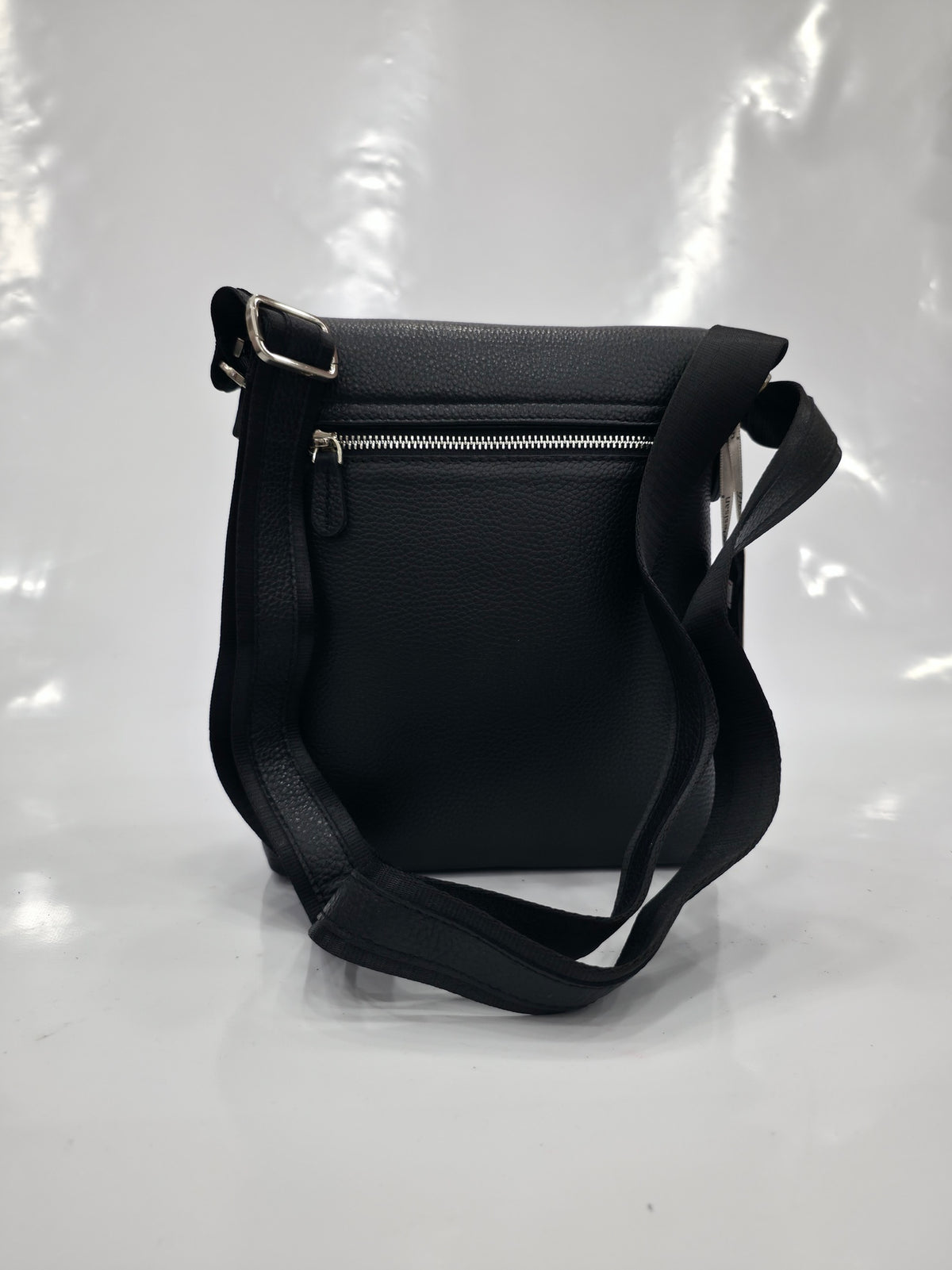 Genuine Leather Men's Shoulder Bag – Classic and Stylish Design
