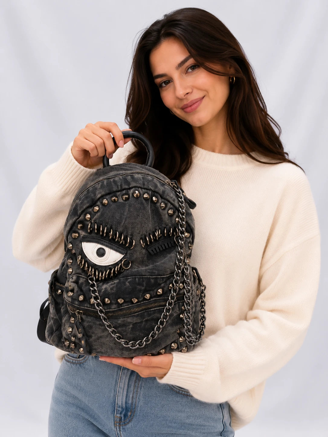 Göz Desenli Zımbalı Kadın Sırt Çantası – Füme Denim Punk Tasarım