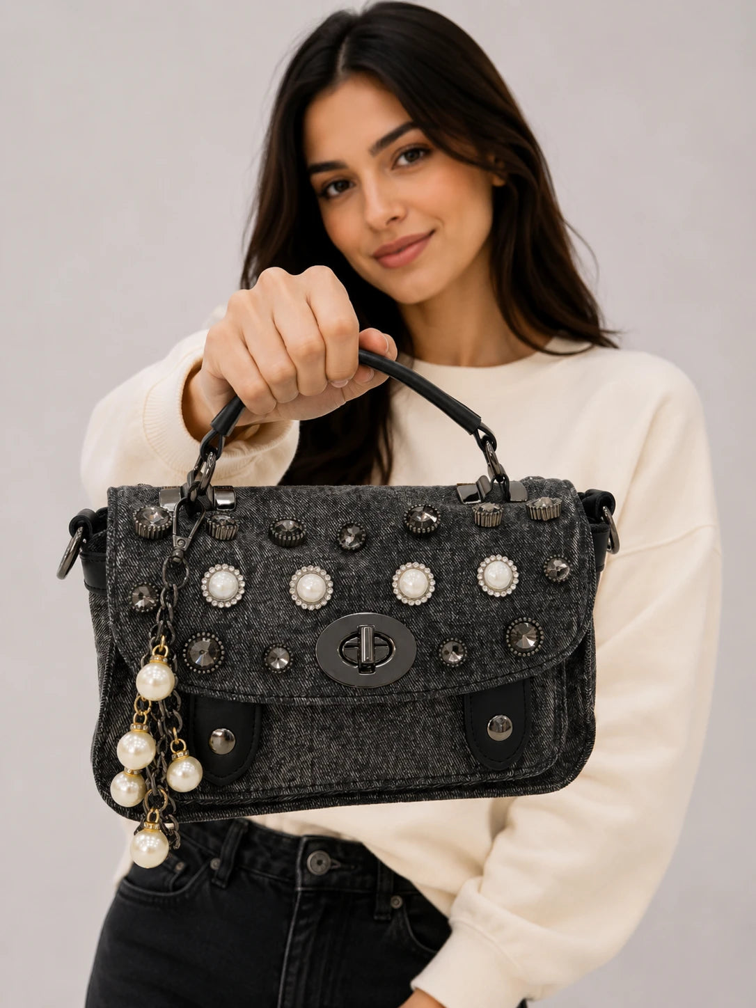 İnci ve Taş Detaylı Denim Kadın El & Omuz Çantası – Kilitli Vintage Tasarım