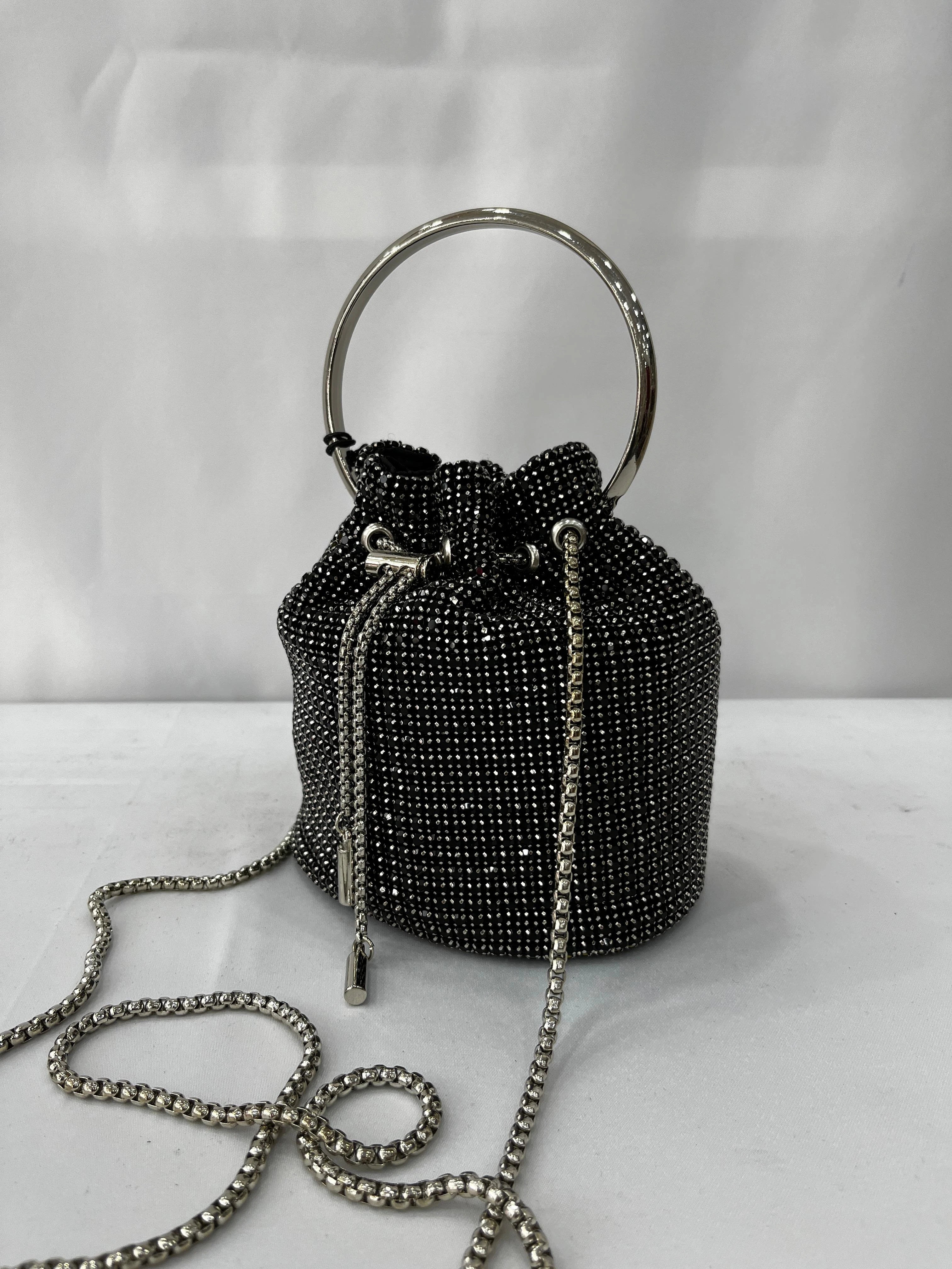 Siyah Kulplu Abiye Çanta